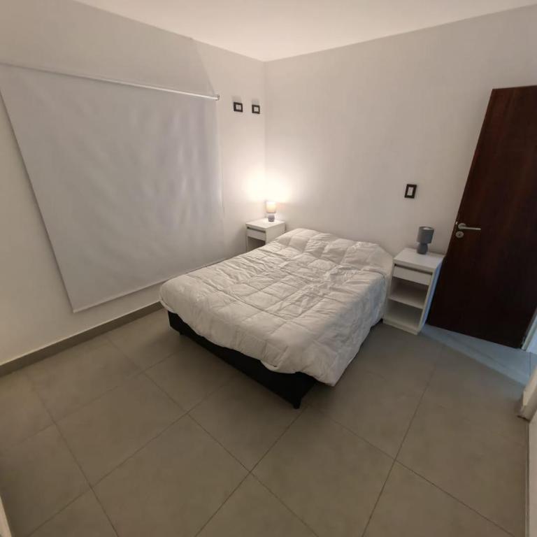 Departamento Céntrico Con vista a las sierras - One-Bedroom Apartment - 3