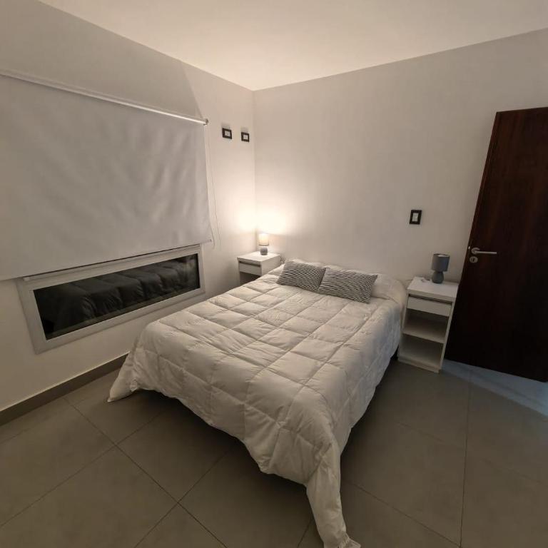 Departamento Céntrico Con vista a las sierras - One-Bedroom Apartment - 4