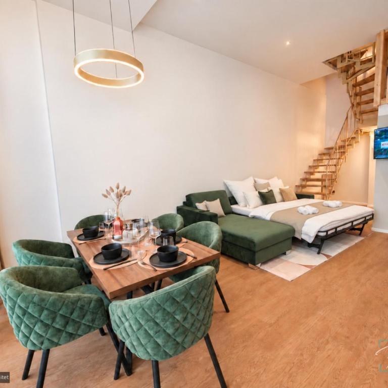 Homely Stay - Modern TownHouse - Deluxe Apartment mit Balkon und 2 Schlafzimmern - 9