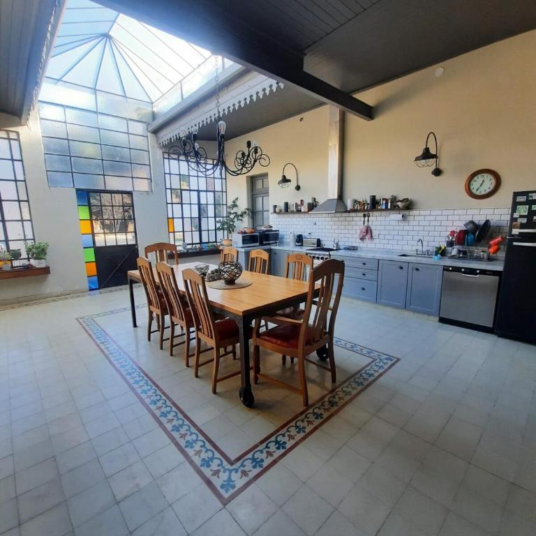 Encantadora estancia con pileta y parque privados - Casa de 4 dormitorios - 4
