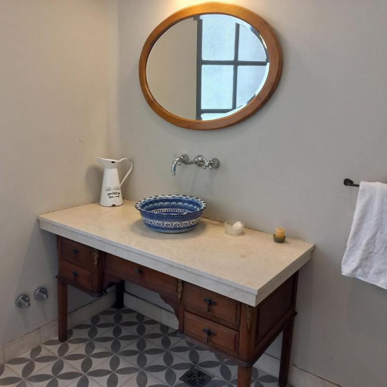 Encantadora estancia con pileta y parque privados - Casa de 4 dormitorios - 20