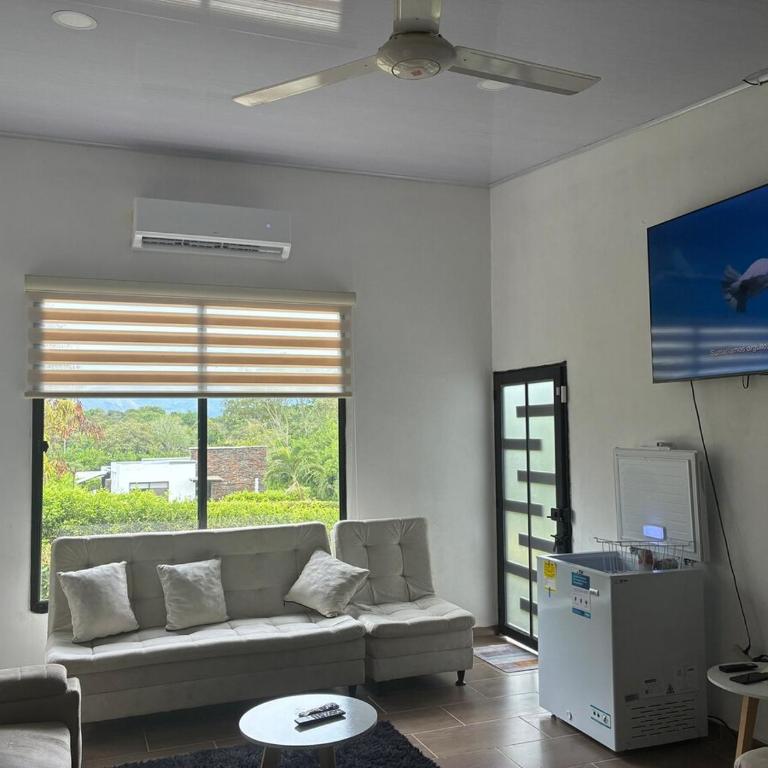 Casa de Lujo with sun pool in Carmen de Apicala - Four-Bedroom House - 3