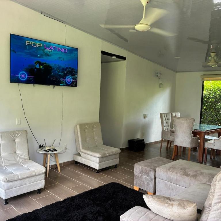 Casa de Lujo with sun pool in Carmen de Apicala - Four-Bedroom House - 25