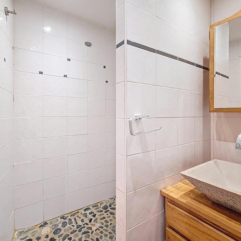 Appartement confortable ski-in/ski-out, balcon sud - Studio - 13