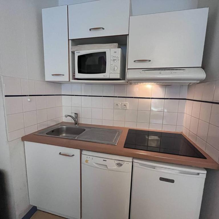 Charmant appartement à Cauterets avec terrasse et parking privé - FR-1-812-27 - Appartement - 3