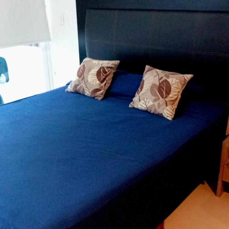 Relaxing beachfront loft - Suite con cama grande y balcón - 26