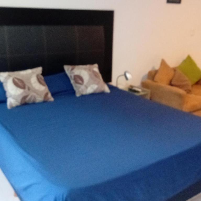 Relaxing beachfront loft - Suite con cama grande y balcón - 27