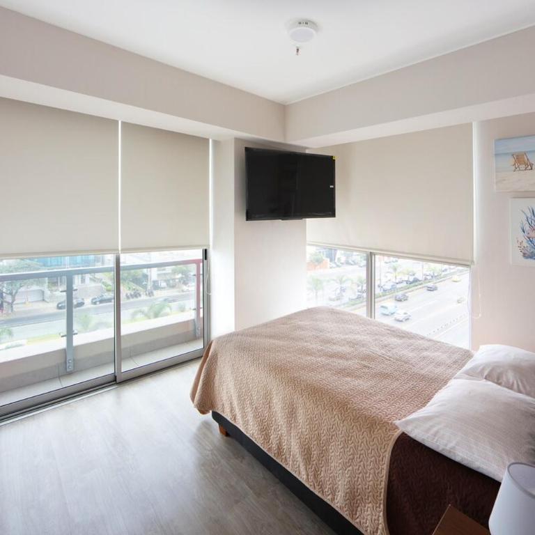 Spacious Modern 3BR in Av Javier Prado High-Rise - One-Bedroom Apartment - 5