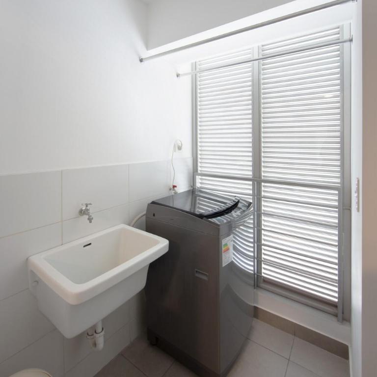 Spacious Modern 3BR in Av Javier Prado High-Rise - One-Bedroom Apartment - 12