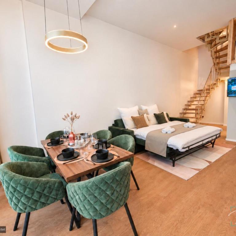 Homely Stay - Modern TownHouse - Deluxe Apartment mit Balkon und 2 Schlafzimmern - 2