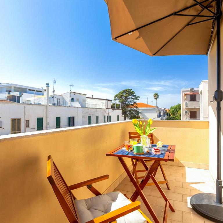 Riviera House Alghero - Two-Bedroom Apartment with Terrace - 10