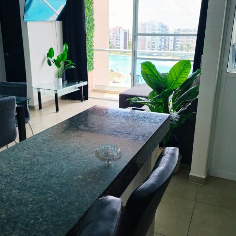 departamento con laguna artificial - Two-Bedroom Apartment - 43