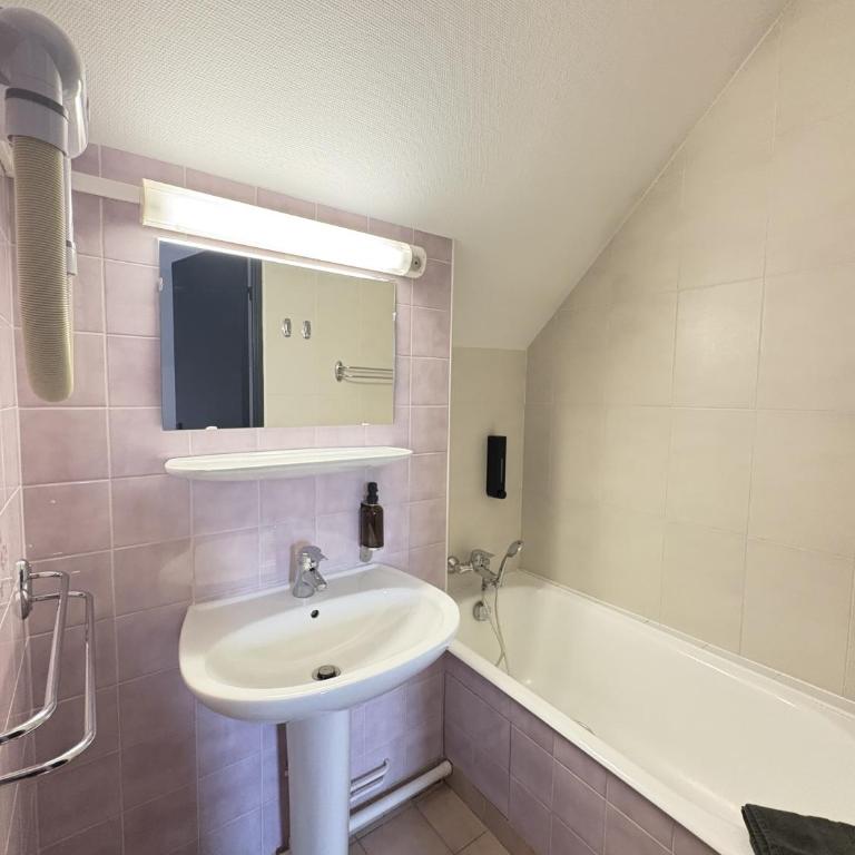 Hôtel le Tilleul - Chambre Triple – Vue sur Montagne - 6