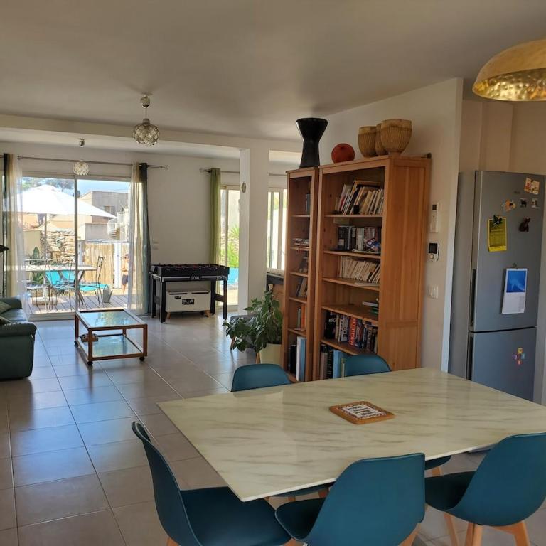 Modern CARRO villa, beachfront, COTE BLEUE HOUSE - Maison 2 Chambres - 40