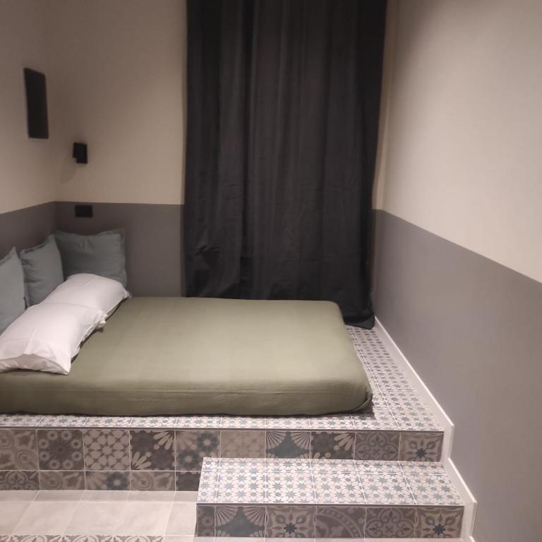 Residenza Duca degli Abruzzi - Three-Bedroom Apartment - 16