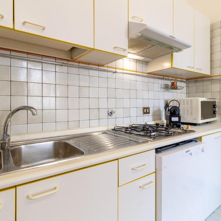 Termini Suite - 7 minutes from Roma Termini - Two-Bedroom Apartment - 37