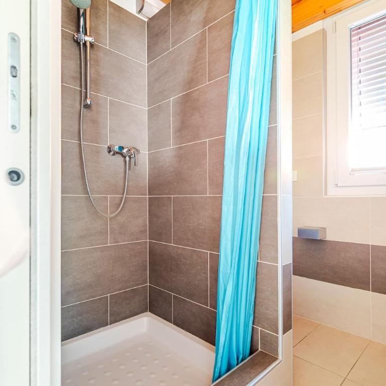 Appartamento Roggiolo - Three-Bedroom Apartment - 12