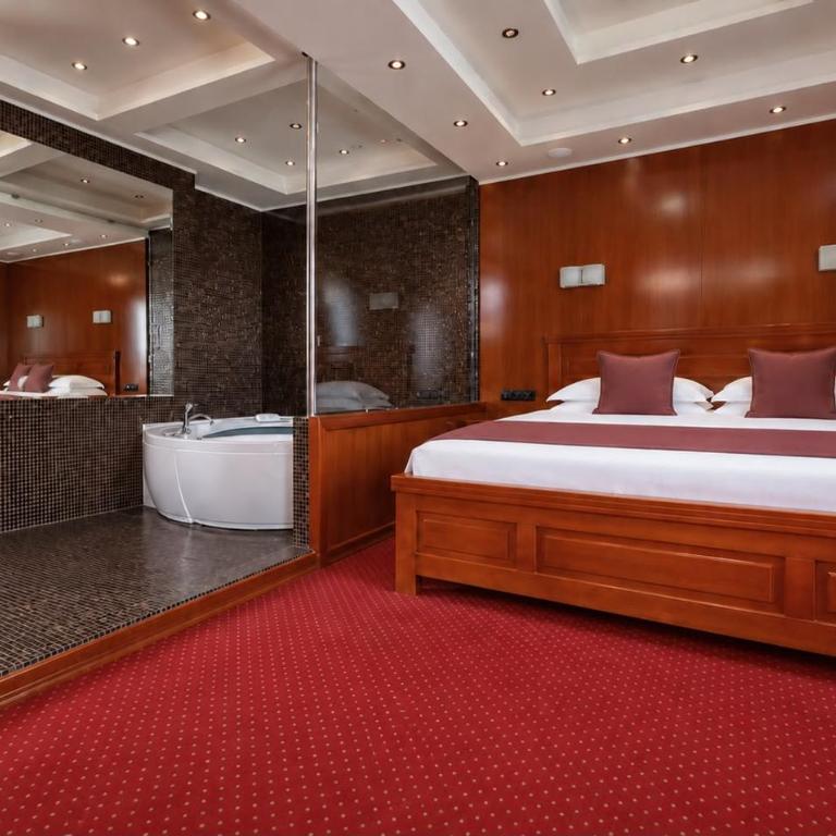 Prezident Hotel Novi Sad - Outdoor Pool & Spa - Präsidentensuite - 1