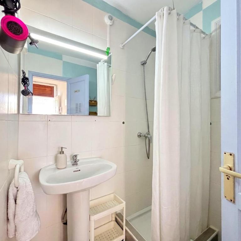 Hostel Banana Surf House - Posto Letto in Dormitorio Maschile per 4 Persone - 25