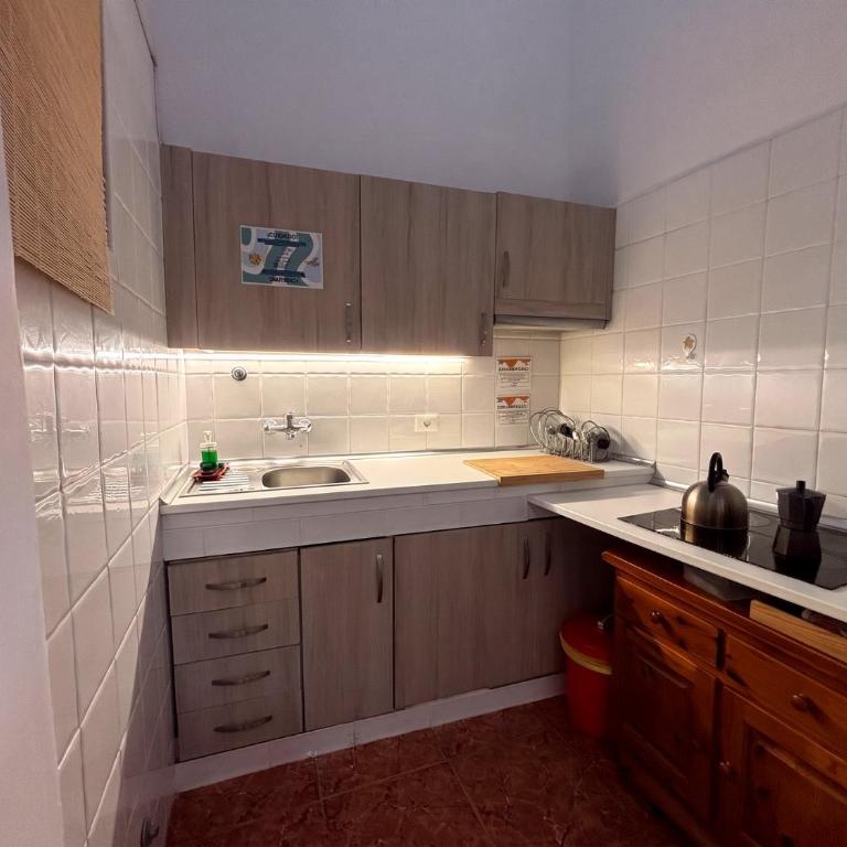 Hostel Banana Surf House - Posto Letto in Dormitorio Maschile per 4 Persone - 31