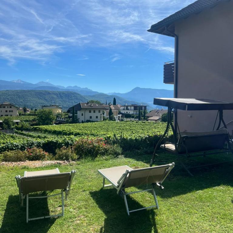 Luxury Apartment with Private Garden & Vineyard Views in Kaltern - Camera Matrimoniale con Bagno Privato - 6