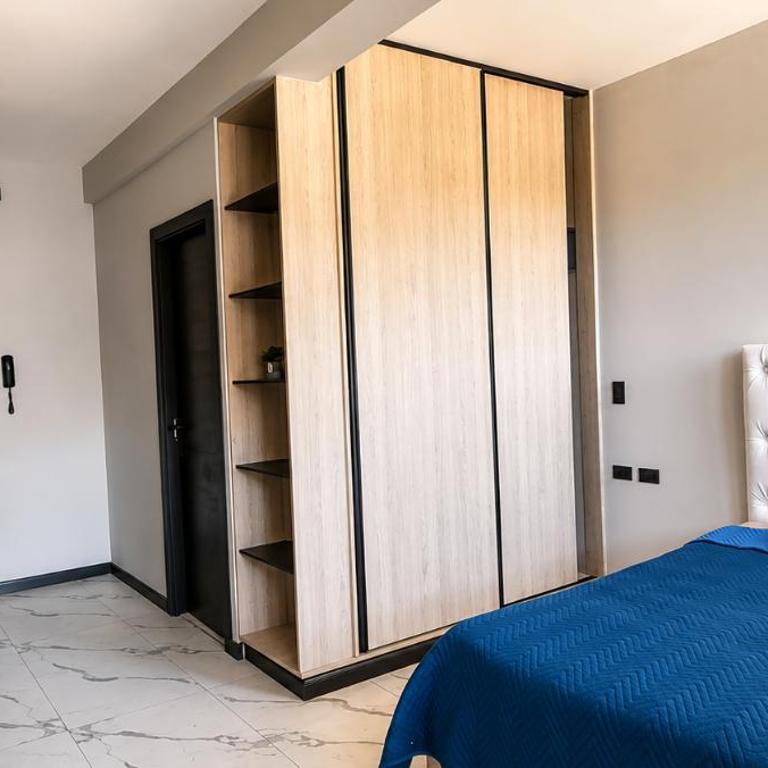 Monoambiente en elegante edificio frente al parque - One-Bedroom Apartment - 6