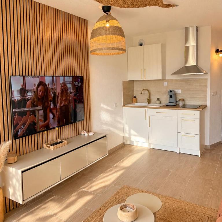 Vue Port, piscine et parking 4 Couchages Appartement Entièrement Rénové - Appartamento con 1 Camera da Letto - 7