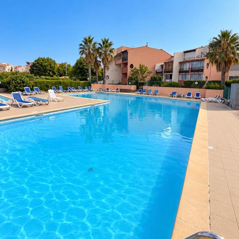 Vue Port, piscine et parking 4 Couchages Appartement Entièrement Rénové - Appartamento con 1 Camera da Letto - 8