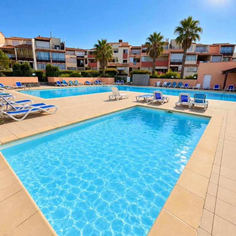 Vue Port, piscine et parking 4 Couchages Appartement Entièrement Rénové - Appartamento con 1 Camera da Letto - 10