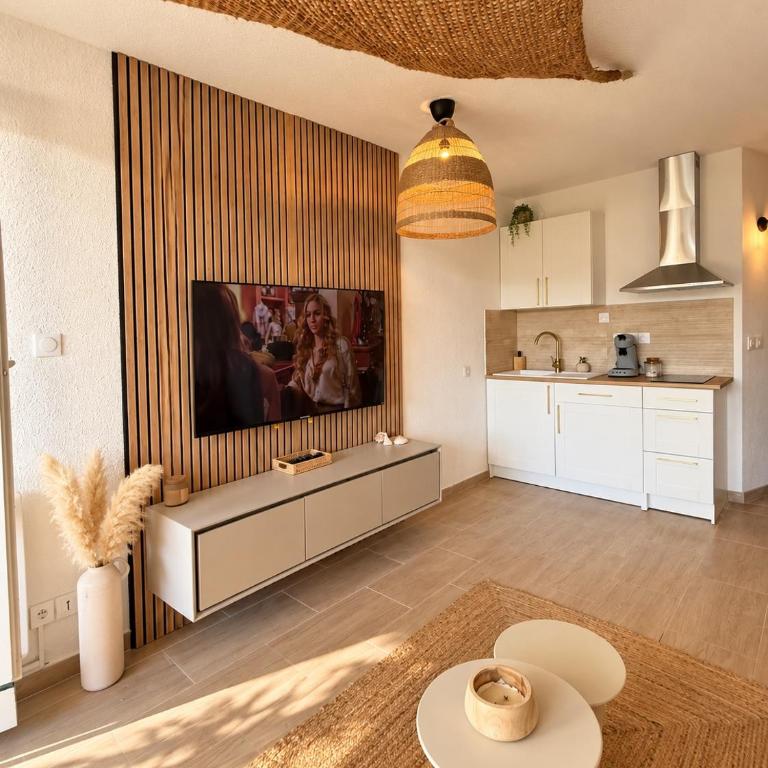 Vue Port, piscine et parking 4 Couchages Appartement Entièrement Rénové - Appartamento con 1 Camera da Letto - 13