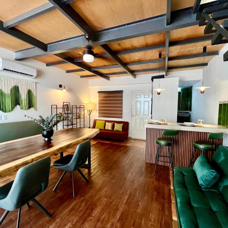 Cozy PH in the heart Romantic Zone - One-Bedroom Apartment - 25