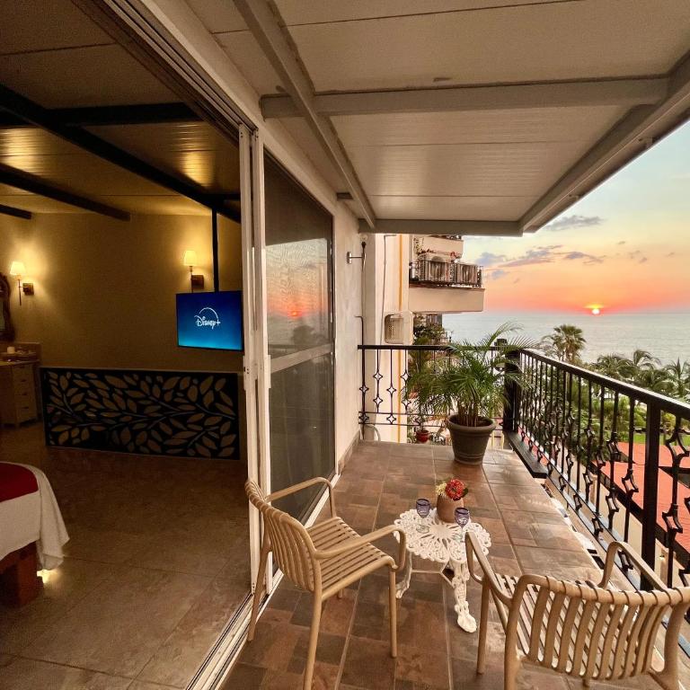Cozy PH in the heart Romantic Zone - One-Bedroom Apartment - 3