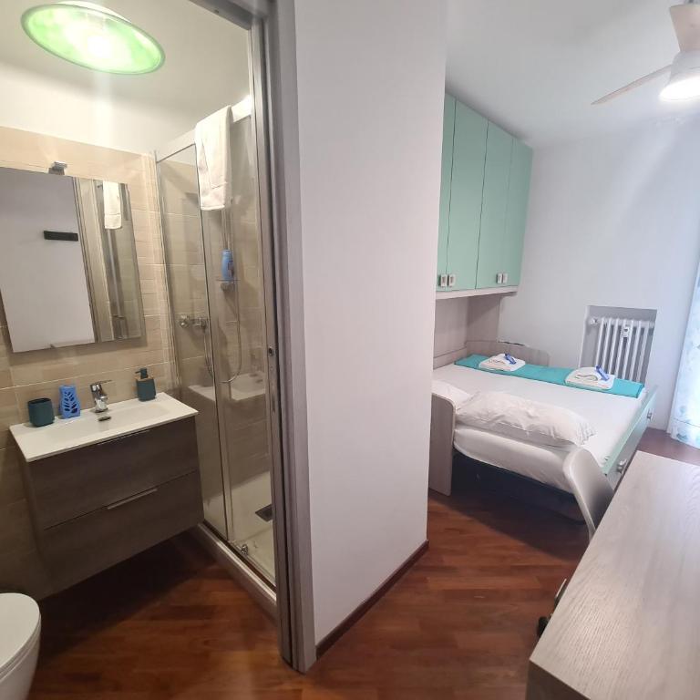 Bologna Vibes - 6 Rooms with Baths - Self Check in - 10 Guests - Apartment - 3