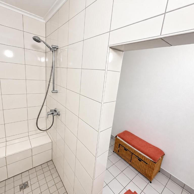 Gästehaus - Lindengarten - Doppelzimmer mit Gemeinschaftsbad - 7