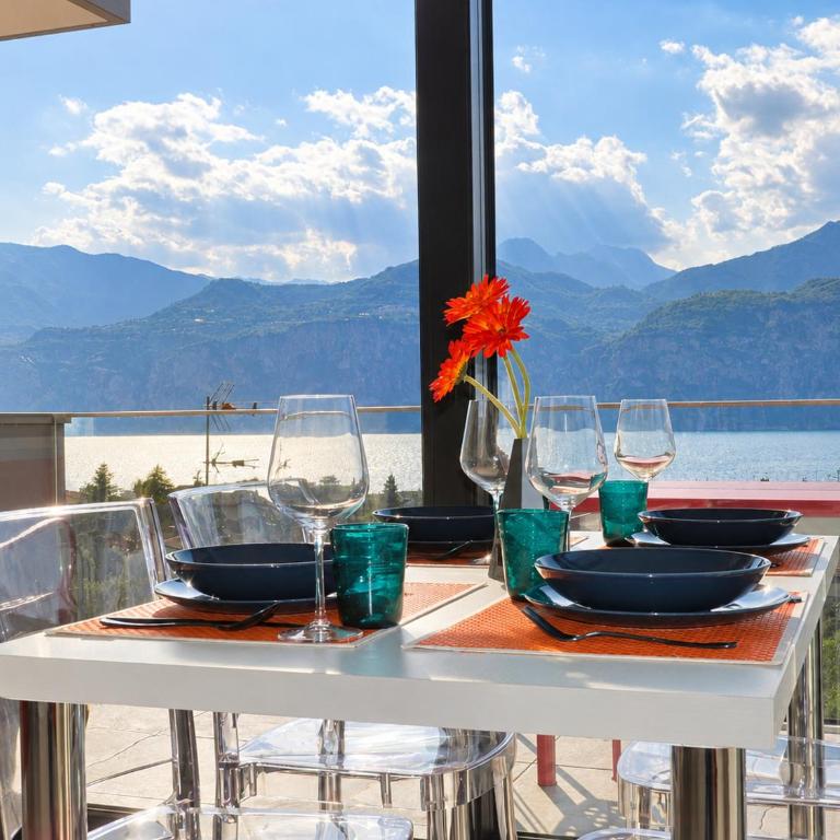 Blue Sky Garda - Sunset - Deluxe Apartment mit Balkon und 2 Schlafzimmern - 5