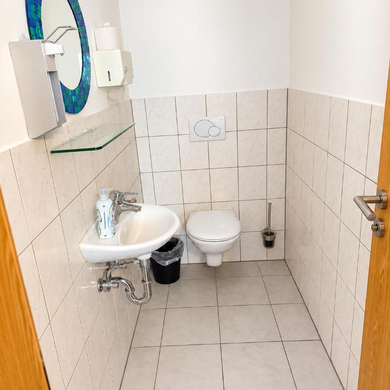 Gästehaus - Lindengarten - Doppelzimmer mit Gemeinschaftsbad - 8