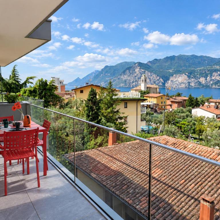 Blue Sky Garda - Sunset - Deluxe Apartment mit Balkon und 2 Schlafzimmern - 9