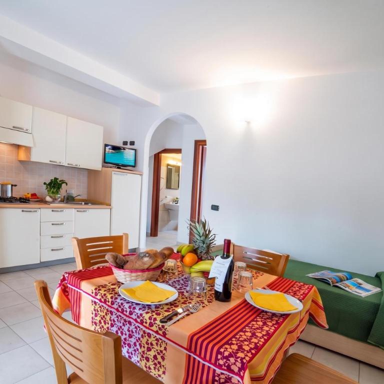 Blumare Resort - One Bedroom Apartment with Garden 7 - 8