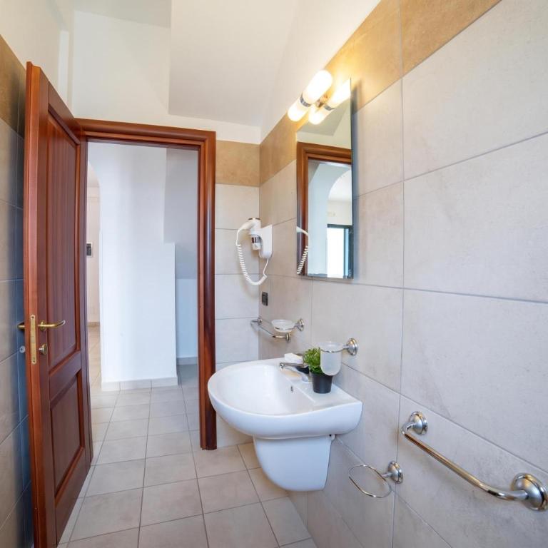 Blumare Resort - One Bedroom Apartment with Garden 7 - 11