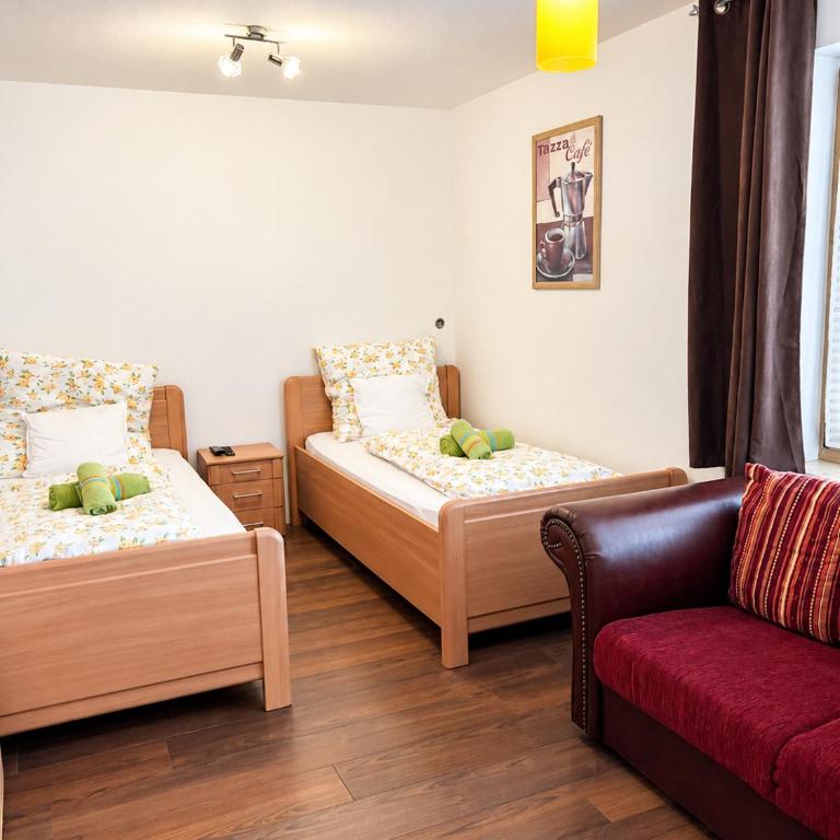 Gästehaus - Lindengarten - Großes Zweibettzimmer - 2