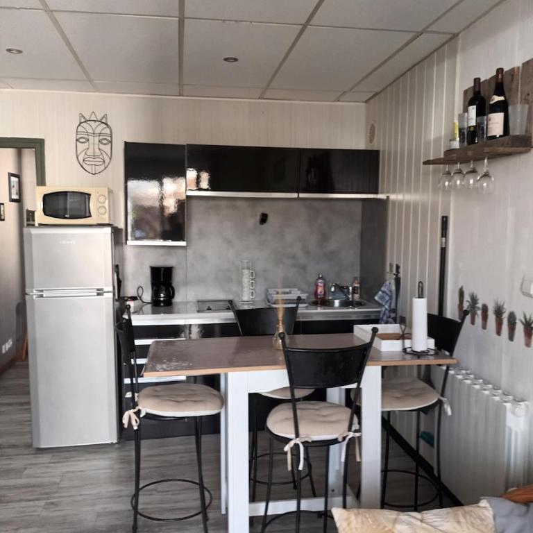 Logement 4 personnes à 300m de la plage - Maison 2 Chambres - 16