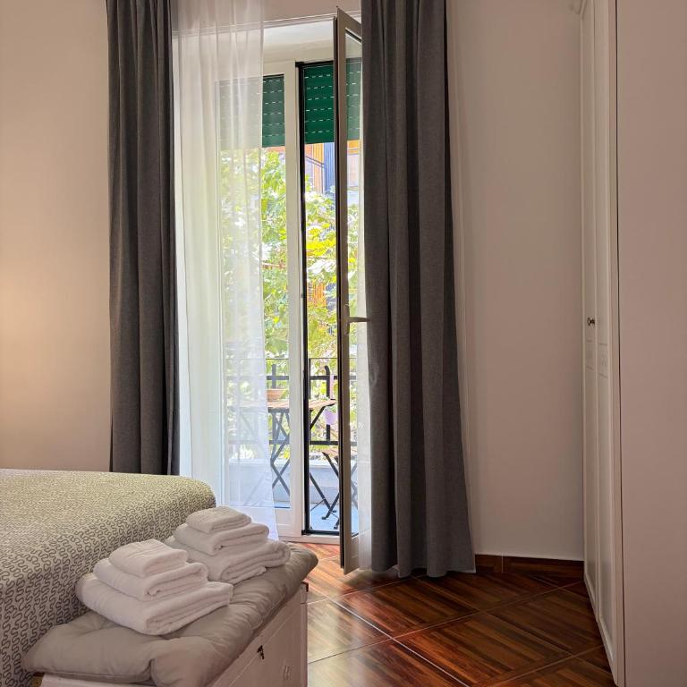 Your Bed Napoli - Doppelzimmer mit Balkon und eigenem Bad - 15