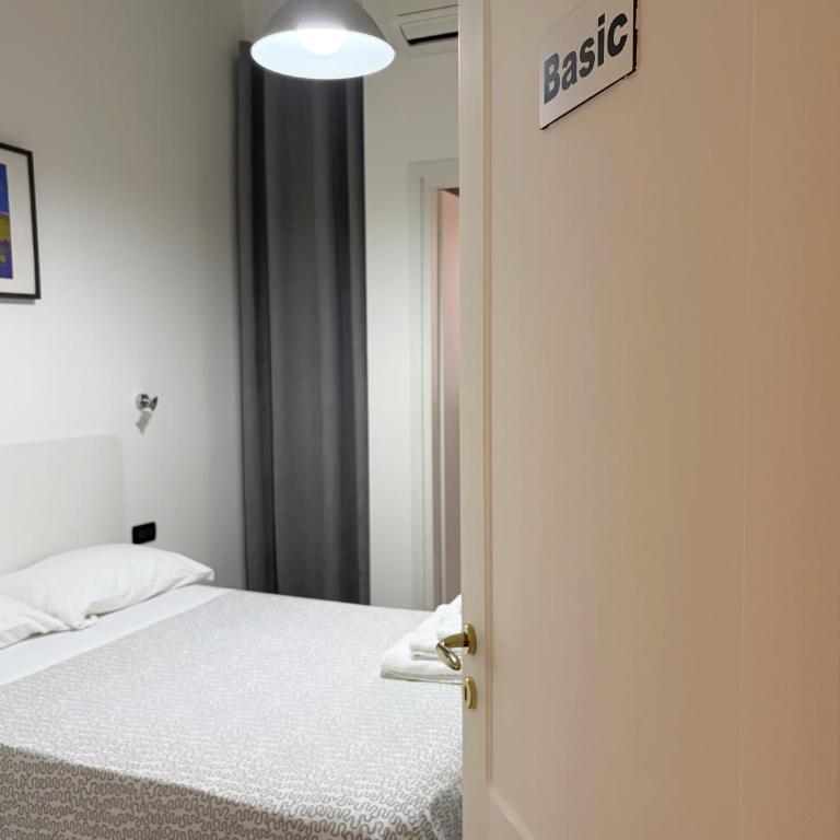 Your Bed Napoli - Doppelzimmer mit Balkon und eigenem Bad - 10