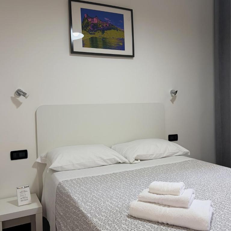 Your Bed Napoli - Doppelzimmer mit Balkon und eigenem Bad - 11