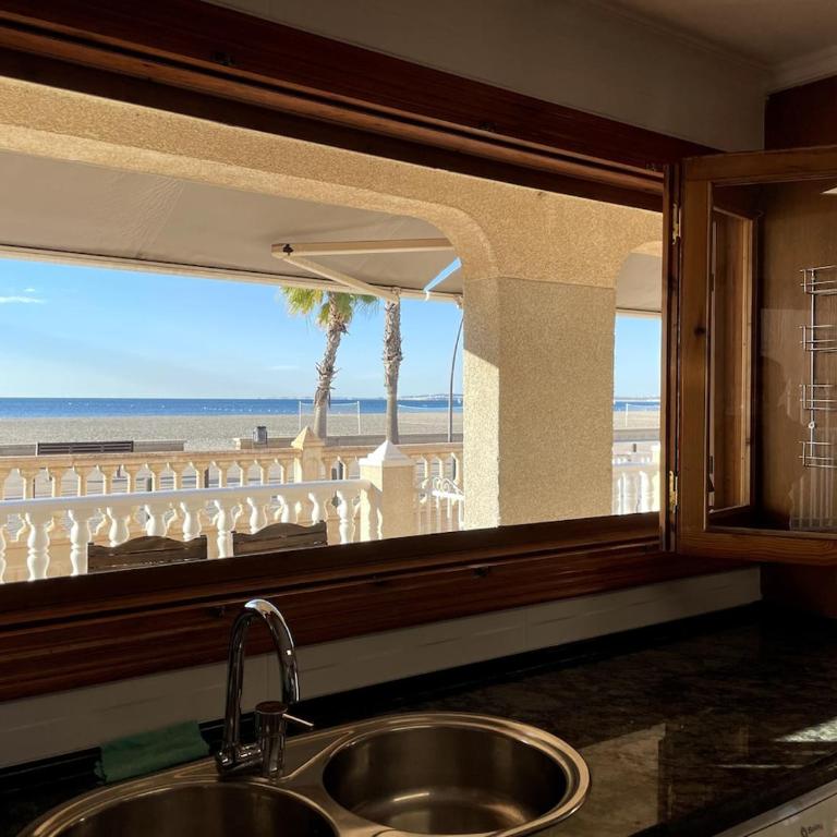 Casa en primera linea de playa Tamarit - Casa - 13