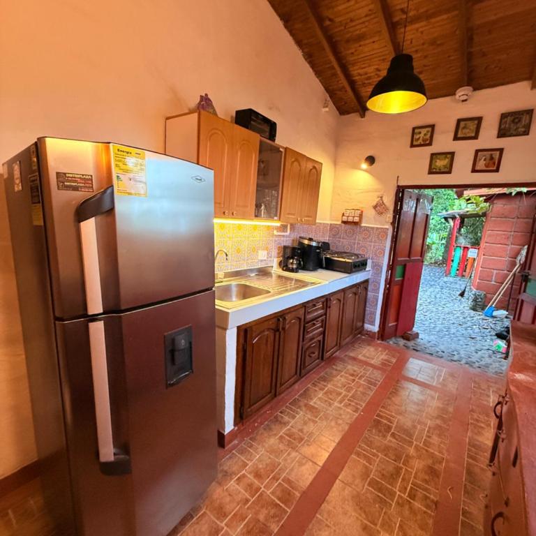 Casa y cabaña campestres, 14 personas, vocación familiar y descanso - Casa de 5 dormitorios - 87