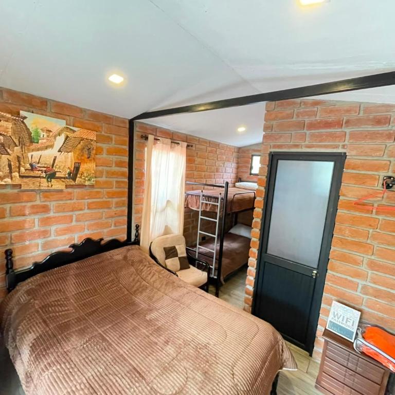 Comfortable villas Leopita for relaxing near the river 1 - Habitación Cuádruple con baño privado - 2