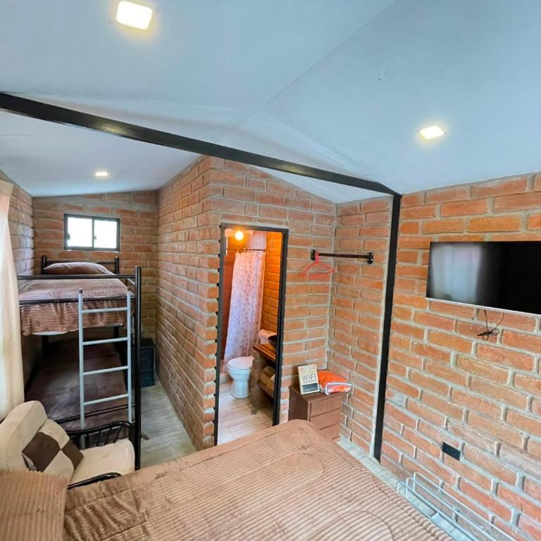 Comfortable villas Leopita for relaxing near the river 1 - Habitación Cuádruple con baño privado - 1