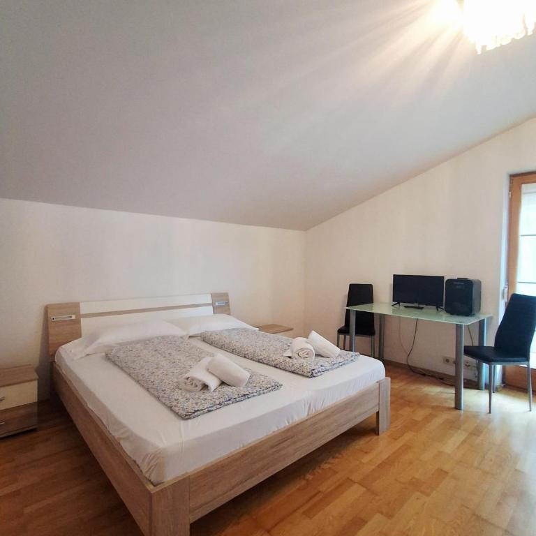 Villa Viola - Doppelzimmer mit Balkon - 7