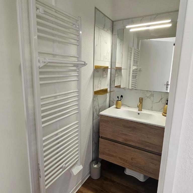 Vue mer en 1ère ligne, 2 chambres, Clim et Parking - Appartement 2 Chambres - 6